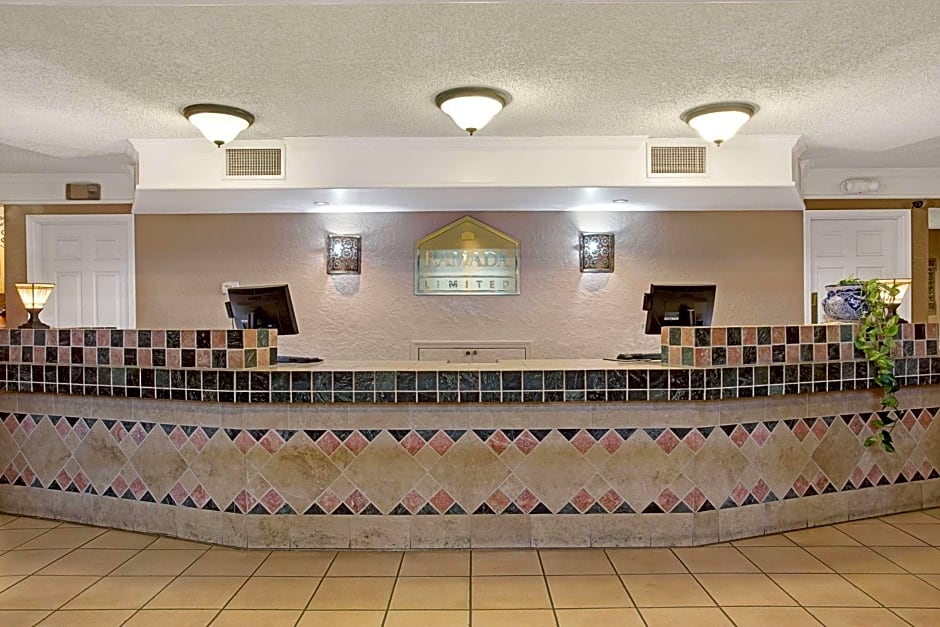 Days Inn by Wyndham Tucson City Center