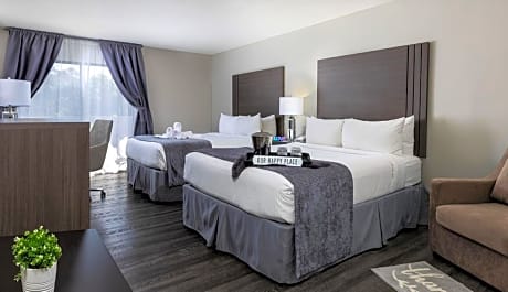 Superior Double Queen Bed Room with Lake View HOPQLV