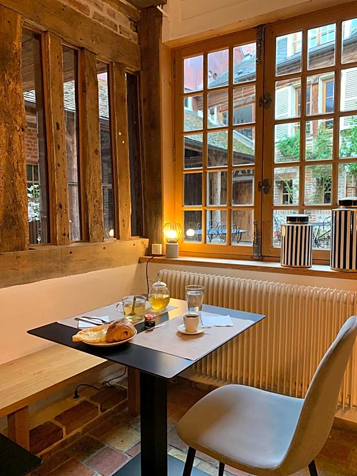 L'Ecole des Demoiselles