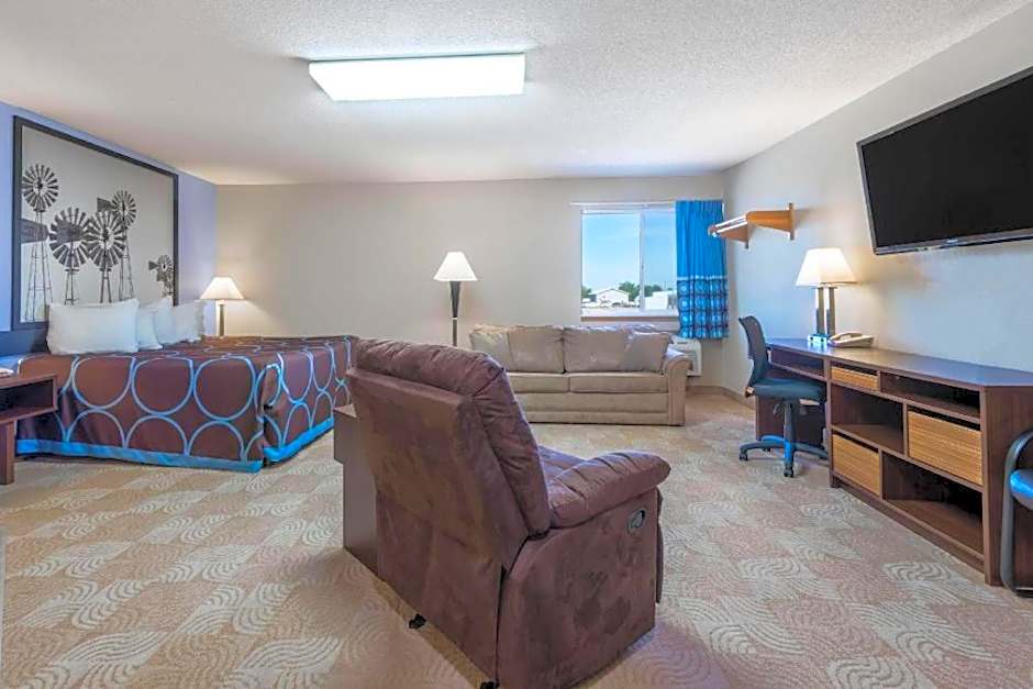 Super 8 by Wyndham Beloit