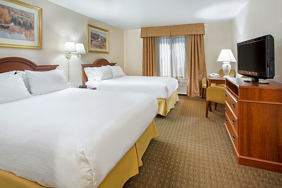 Holiday Inn Express Hotel & Suites Marion By IHG