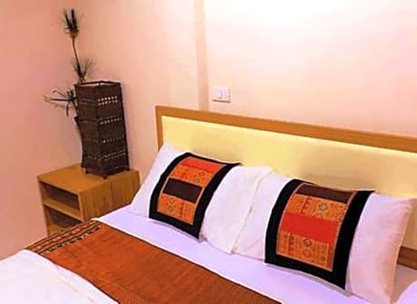 Standard Double Room with Bathtub