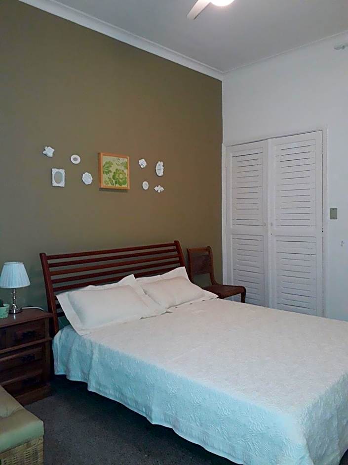 De frente para a Praia das Pitangueiras