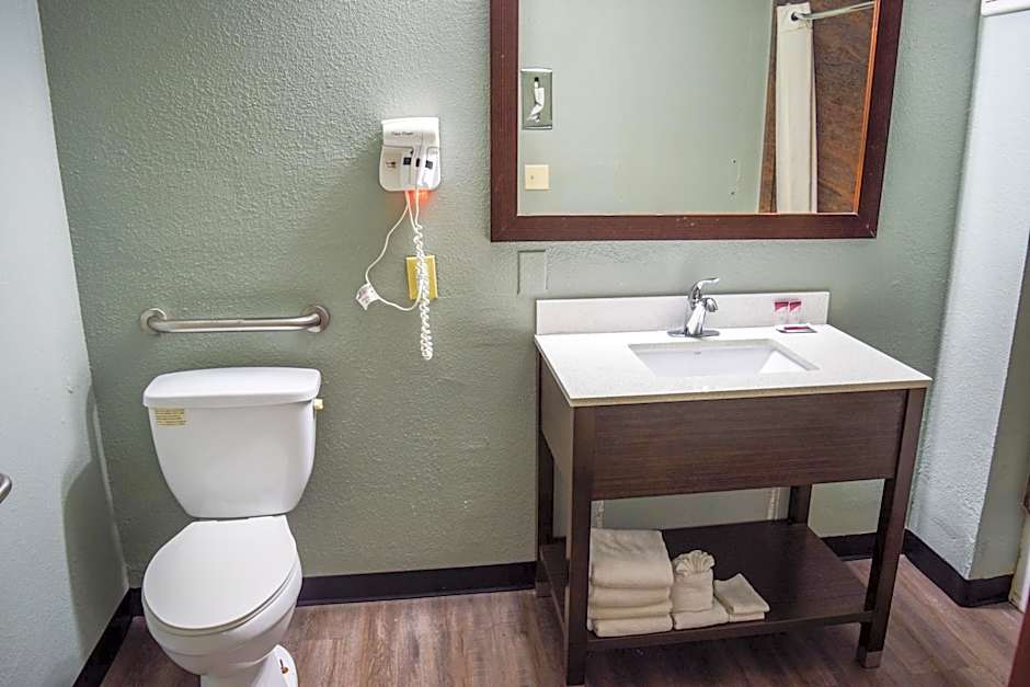 Super 8 by Wyndham Raleigh Downtown South