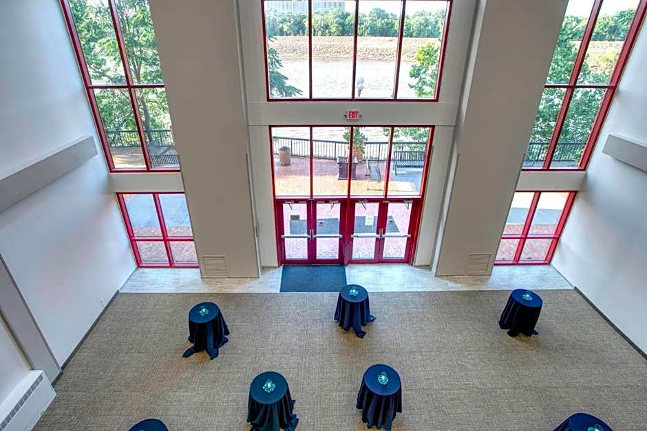 SpringHill Suites by Marriott Lawrence Downtown