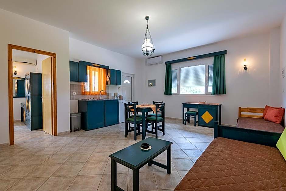 Cirillo Family Hotel-Christinas Studios