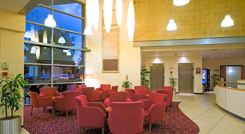 Ramada London North M1