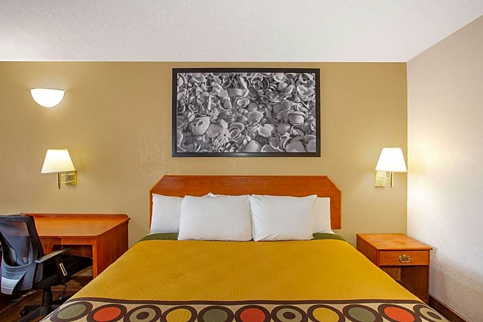 Super 8 by Wyndham North Palm Beach