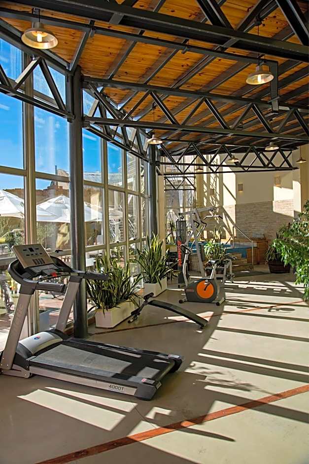 Hotel Tower Inn & Suites