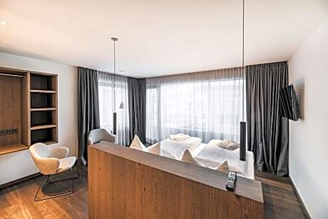 2 Bedrooms Penthouse Apartment with terrace (4-6 Adults)