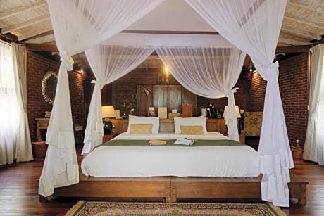 Honeymoon Package at One-bedroom Ocean Pool Villa