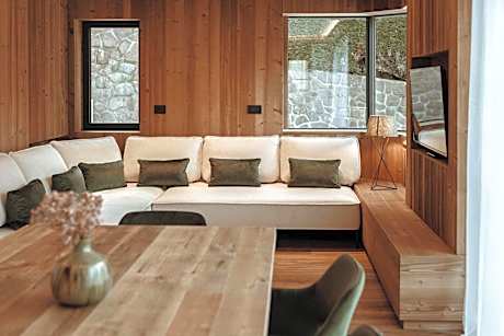 Deluxe Two-Bedroom Apartment with Garden View