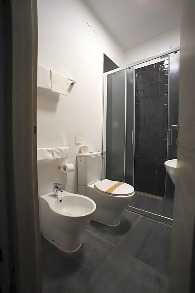Tiby Hotel