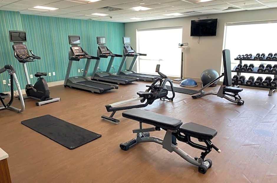 Holiday Inn Express And Suites Warrensburg North By IHG