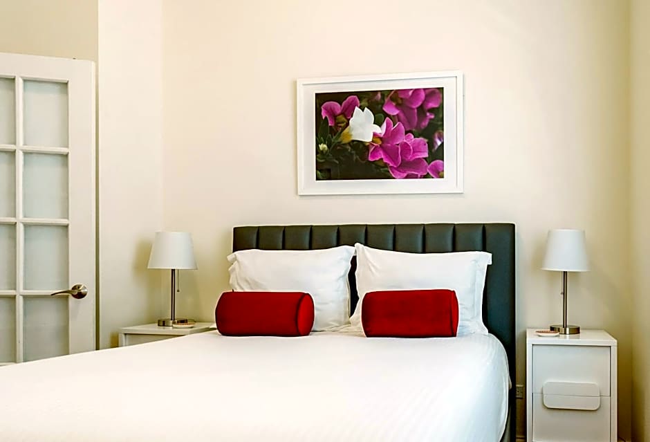 The Guesthouse Hotel