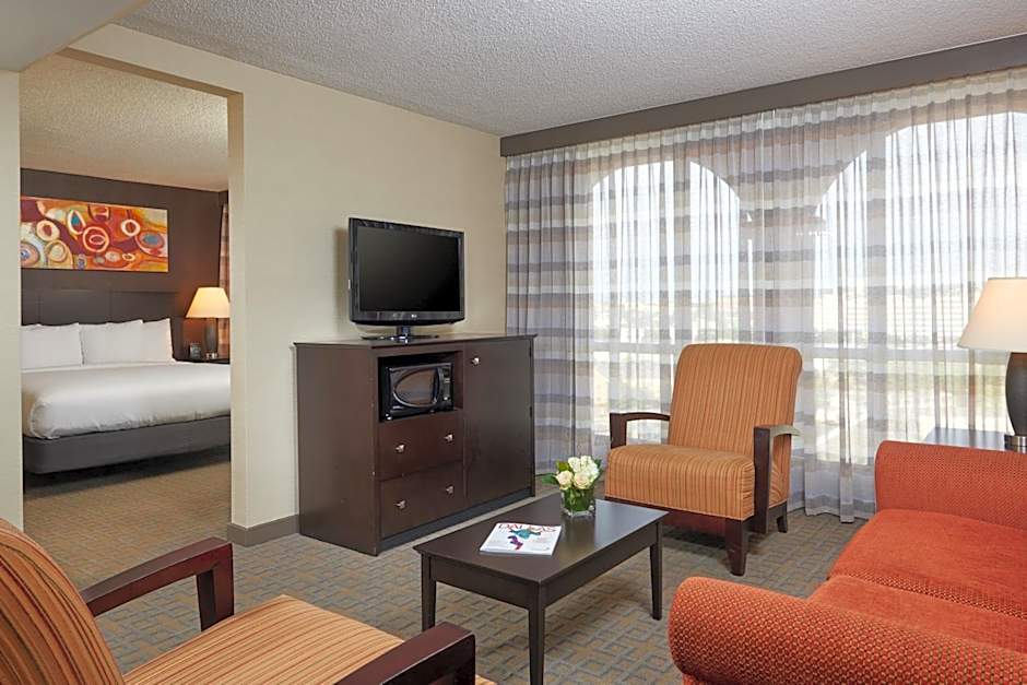 DoubleTree By Hilton Hotel Dallas Market Center
