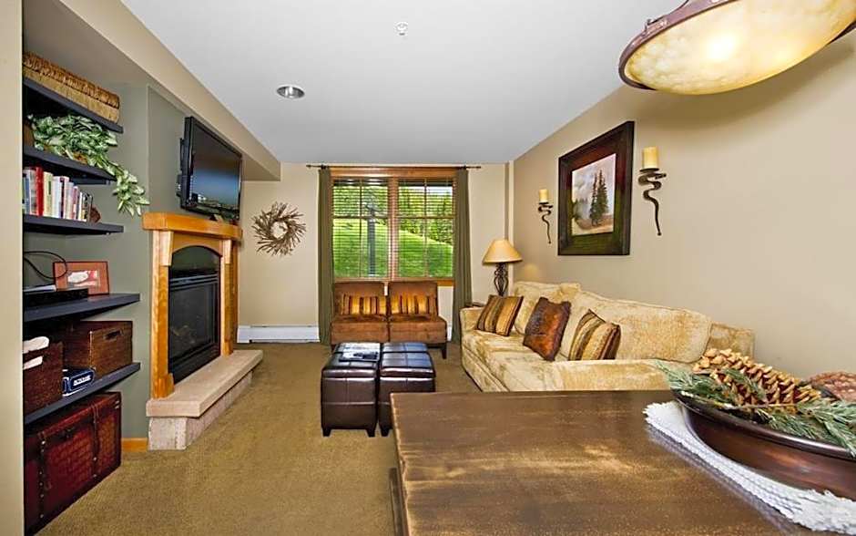 Zephyr Mountain Lodge