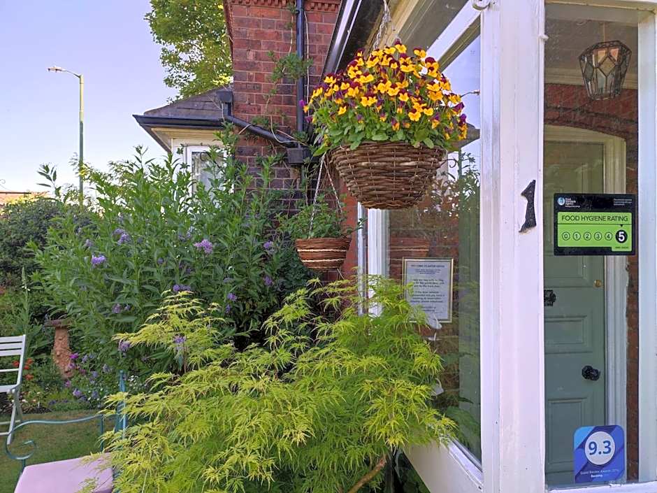Anton Guest House Bed and Breakfast