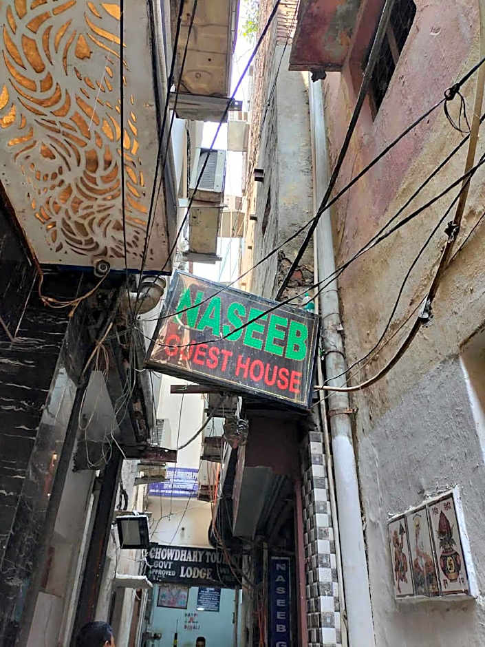 Hotel Naseeb By OYO Rooms – Delhi, NY