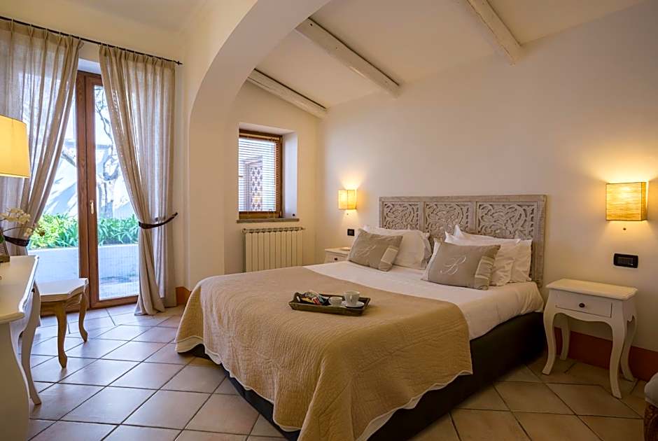 Tenuta Del Poggio Antico