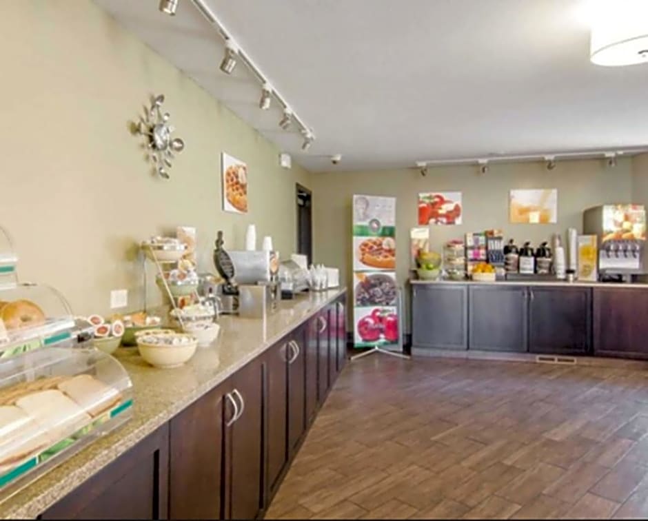 Quality Inn & Suites Airport