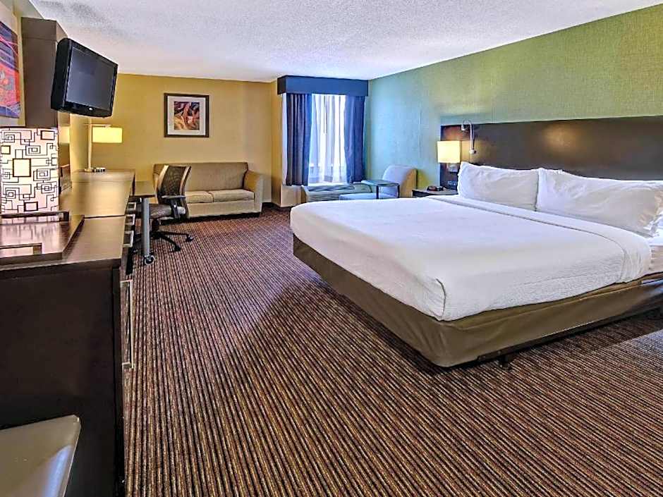 Clarion Hotel & Suites Memphis Airport (CLOSED) – Memphis, TN