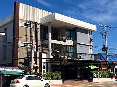 Dino Studio Luxury Homestay