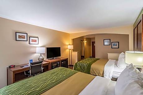 Queen Suite with Two Queen Beds - Non-Smoking