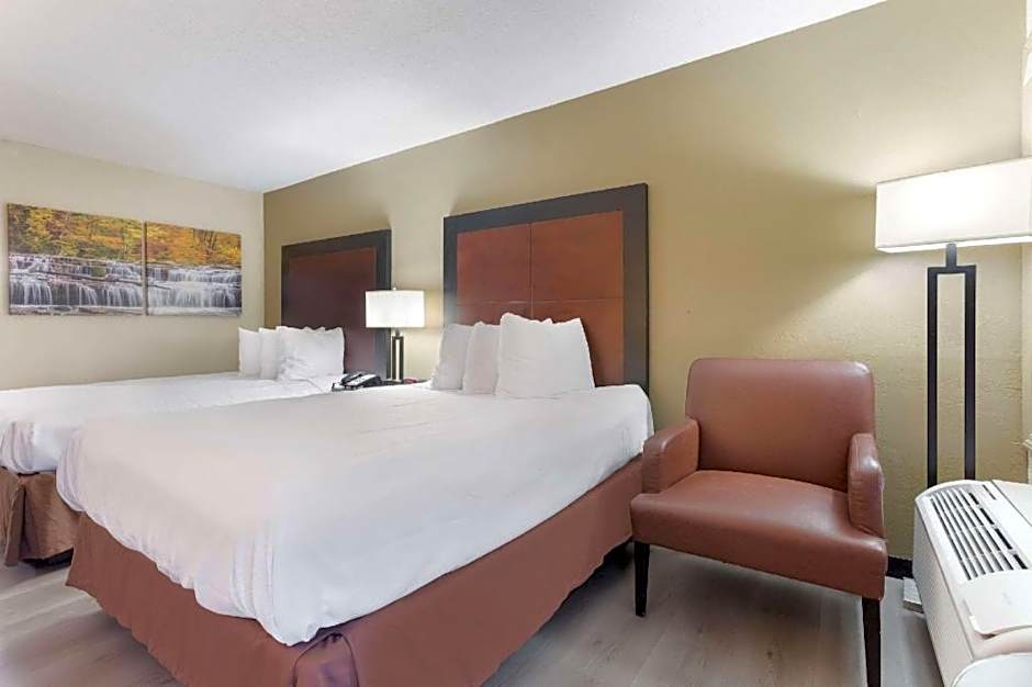 Clarion Pointe Independence - Kansas City
