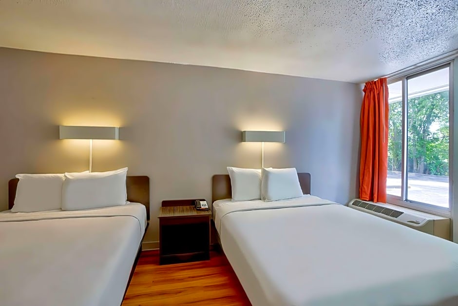 Motel 6-Gainesville, FL