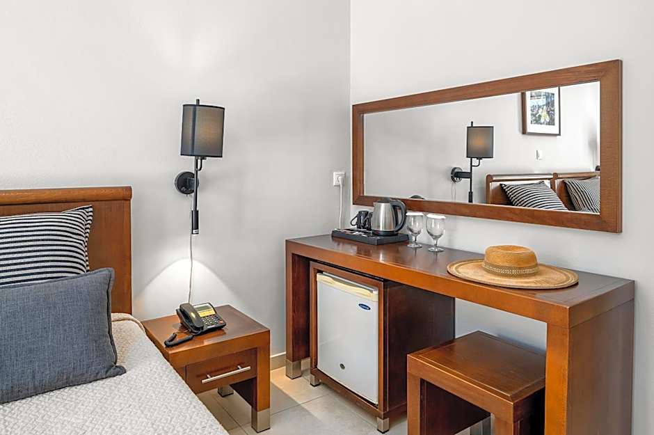 Glaros Hotel Apartment