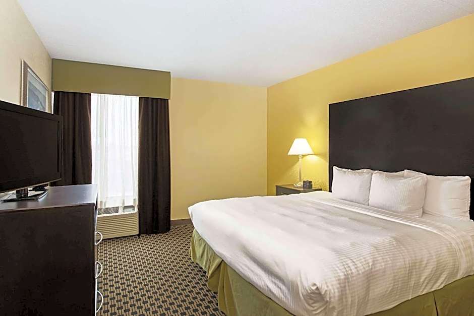 La Quinta Inn & Suites by Wyndham Salina