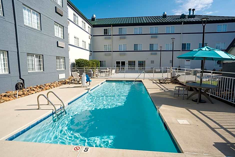 MainStay Suites Knoxville Airport