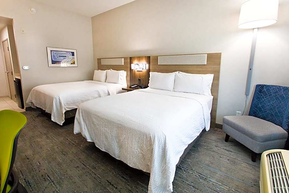 Holiday Inn Express & Suites Sacramento NE Cal Expo By IHG