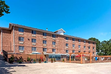 Rodeway Inn Branson, Brick House