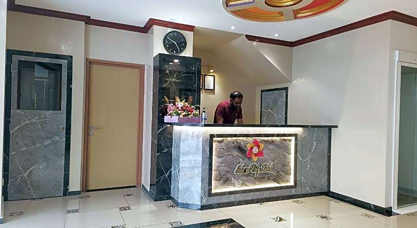 Capital O 90897 Island City Hotel