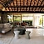 Casa com piscina aquecida, cozinheira, 30m do mar
