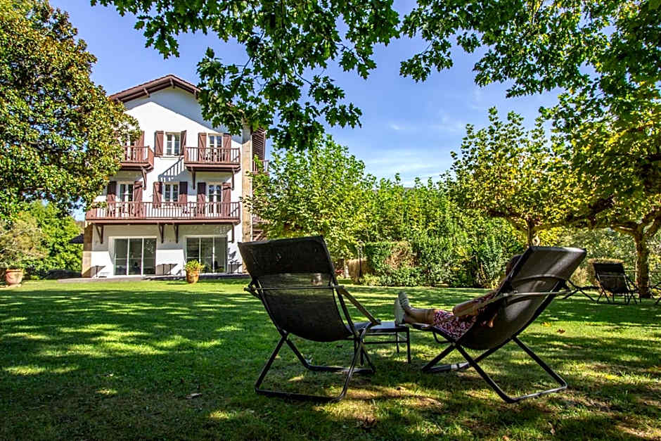 Les Jardins de Bakea