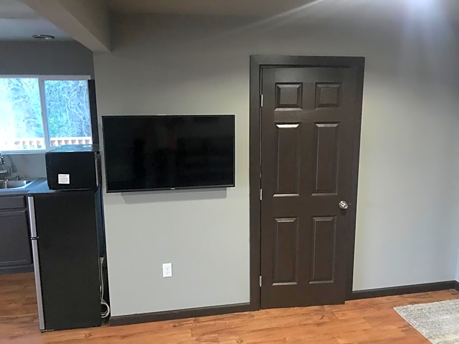 Mountain Trail Lodge and Vacation Rentals