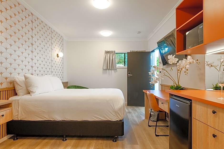 The Queens Gladstone