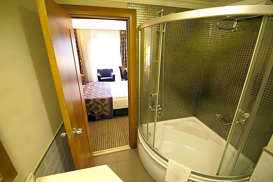 Tugcu Hotel Select