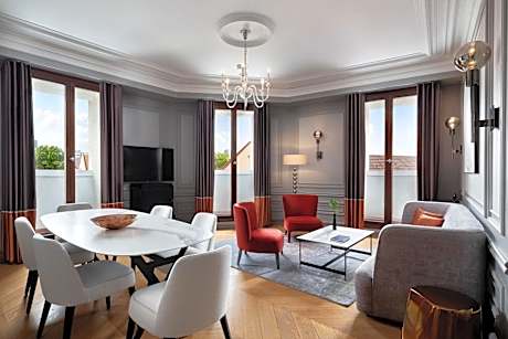 One-Bedroom Suite with City View