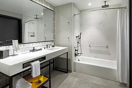 Studio Suite 1 Queen Bed Ada Tub