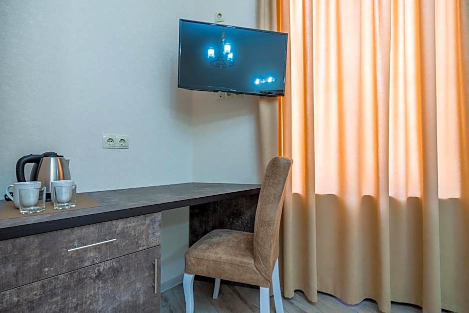 Golden Light Hotel