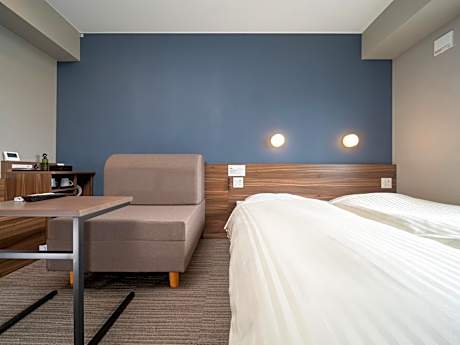 Standard Twin Room - Non-Smoking