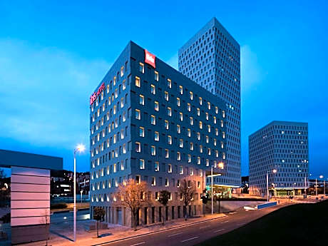 Ibis Barcelona Santa Coloma