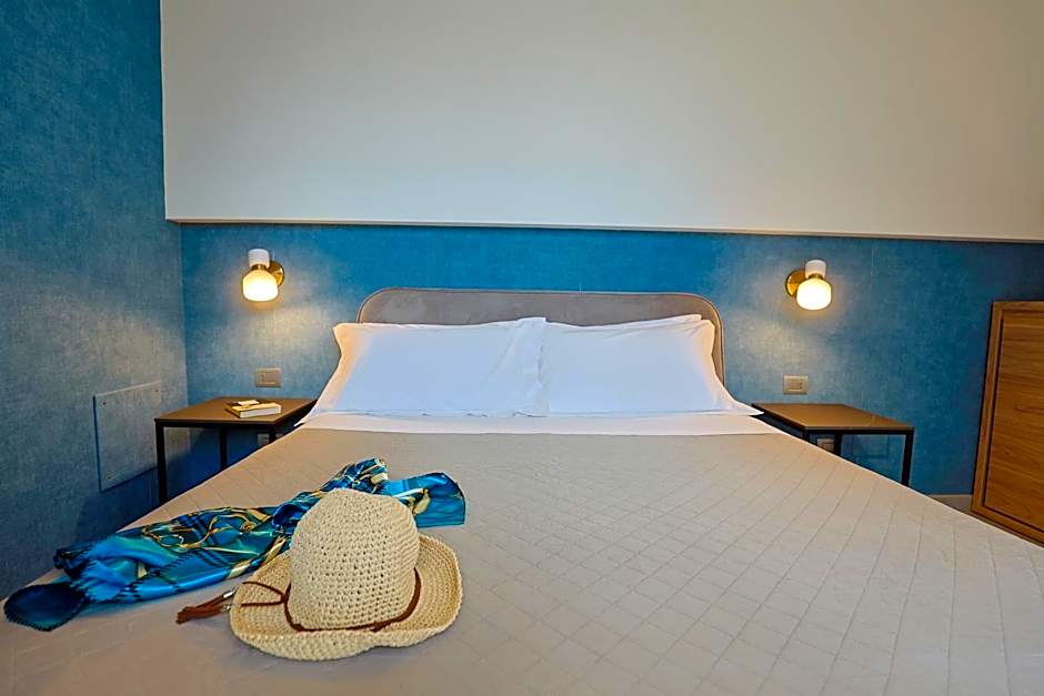 10 Catalani Rooms
