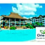 One oasis A2, shortwalk SM MALL Free POOL Kitchen