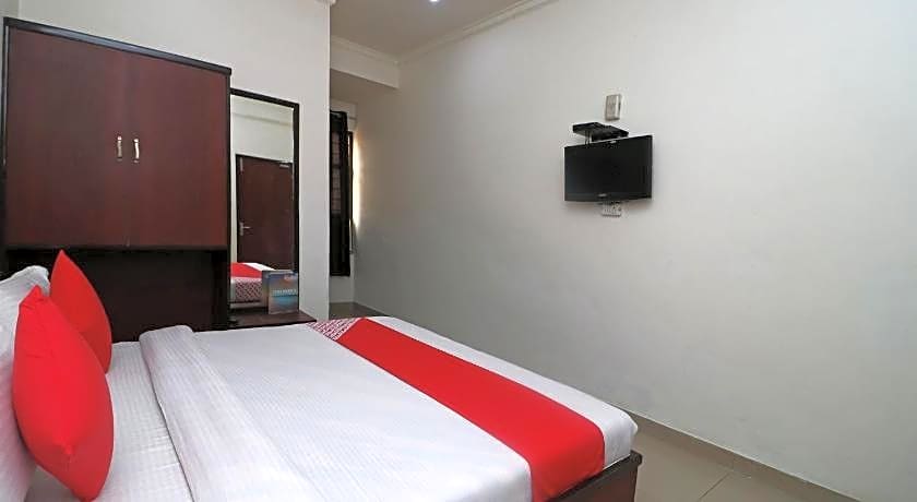 Hotel Gayatri Palace