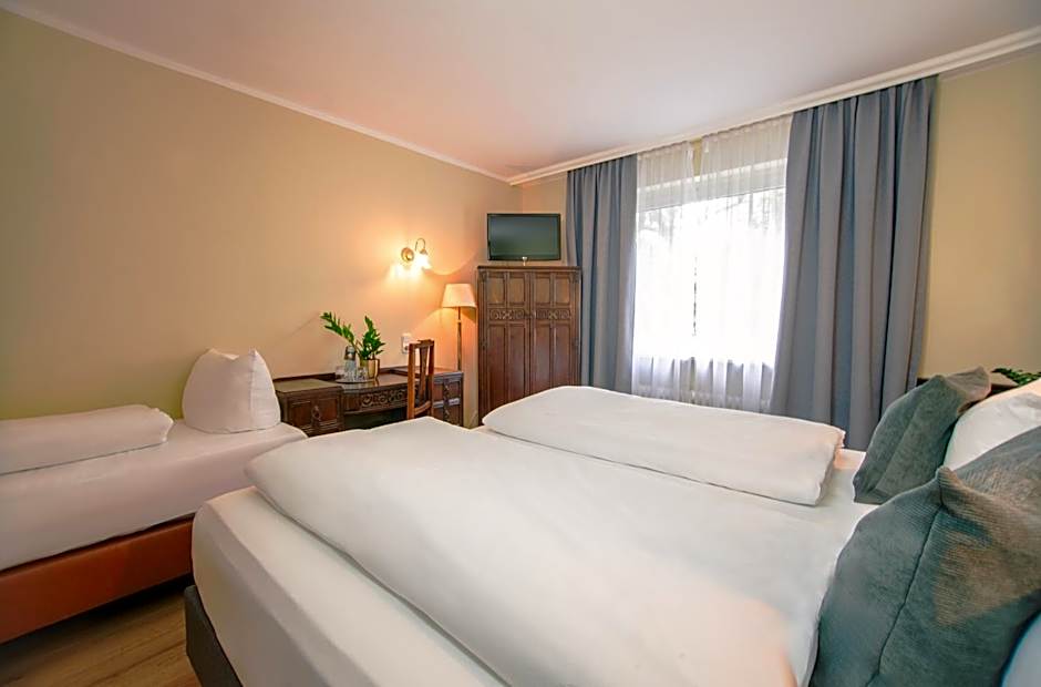 Hotel Altmünchen by Blattl